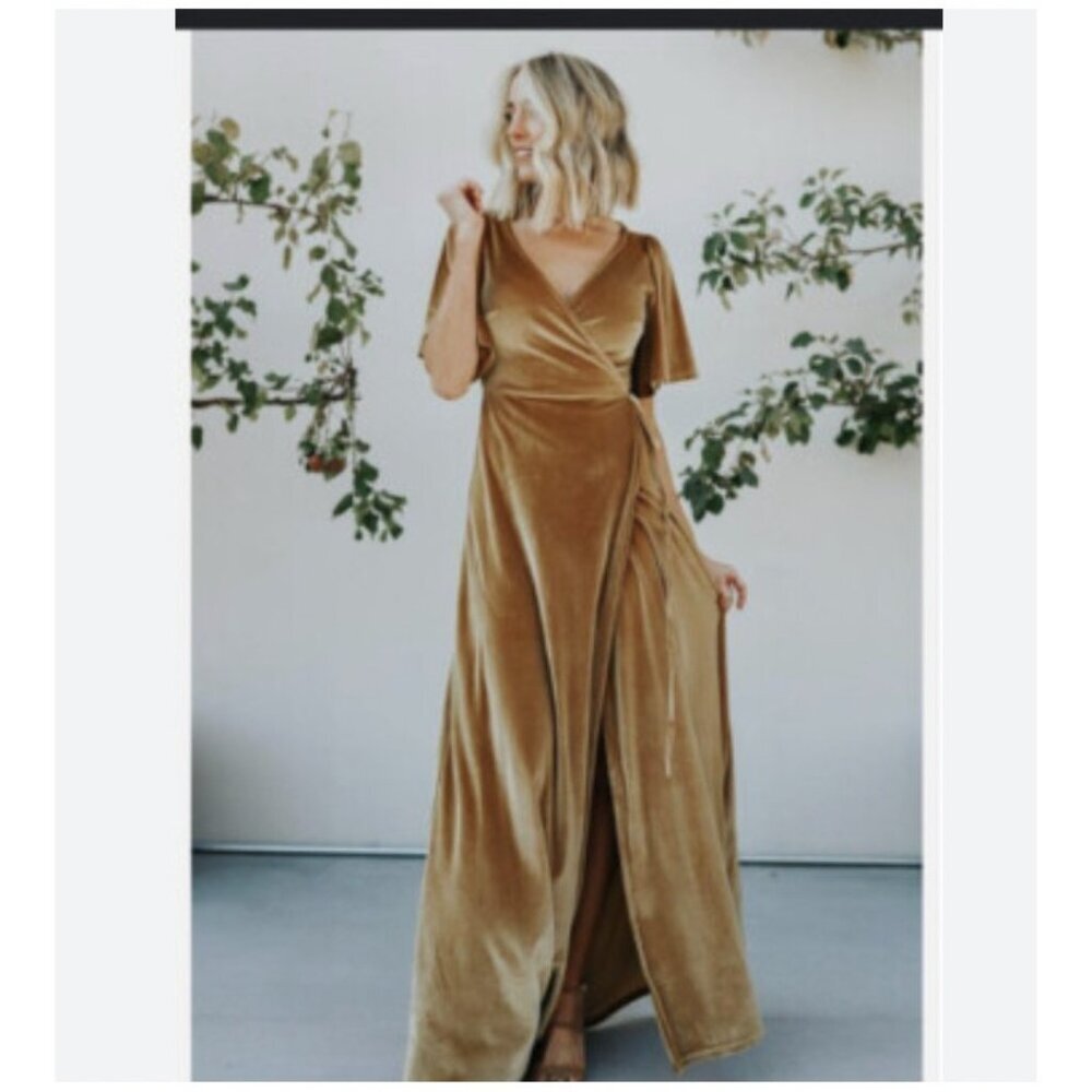 Baltic Born Meghan Dress Womens Medium Gold Velvet Wrap Maxi Short Sleeve Evenin